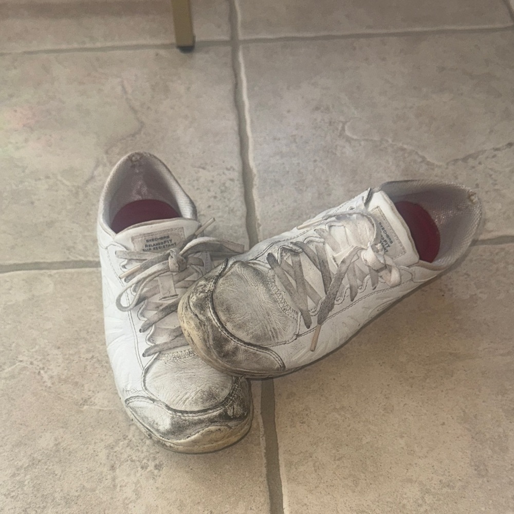 HOOTER SKECHERS